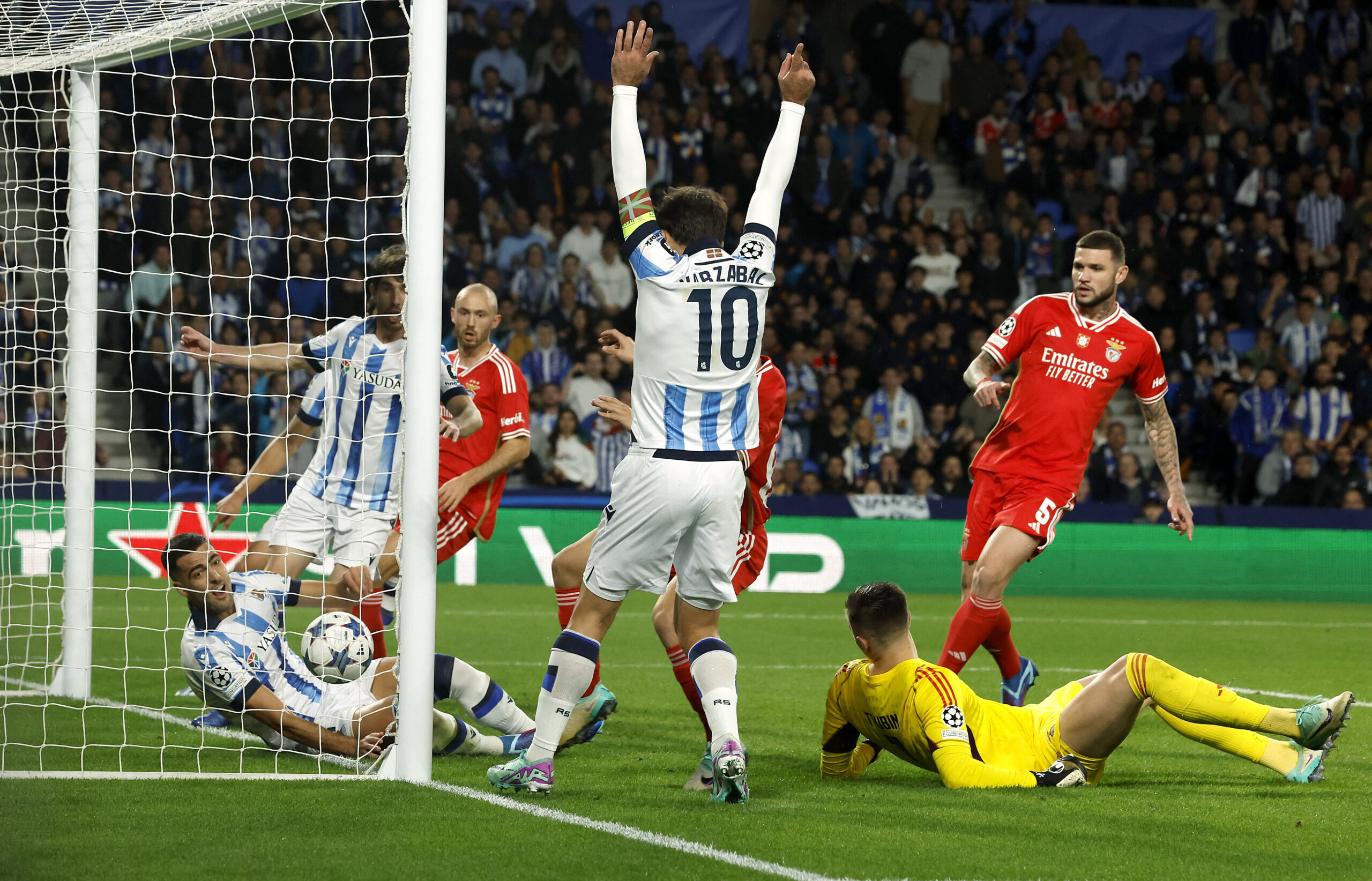 real-sociedad-vs-benfica-0045-09-11-132985.jpg