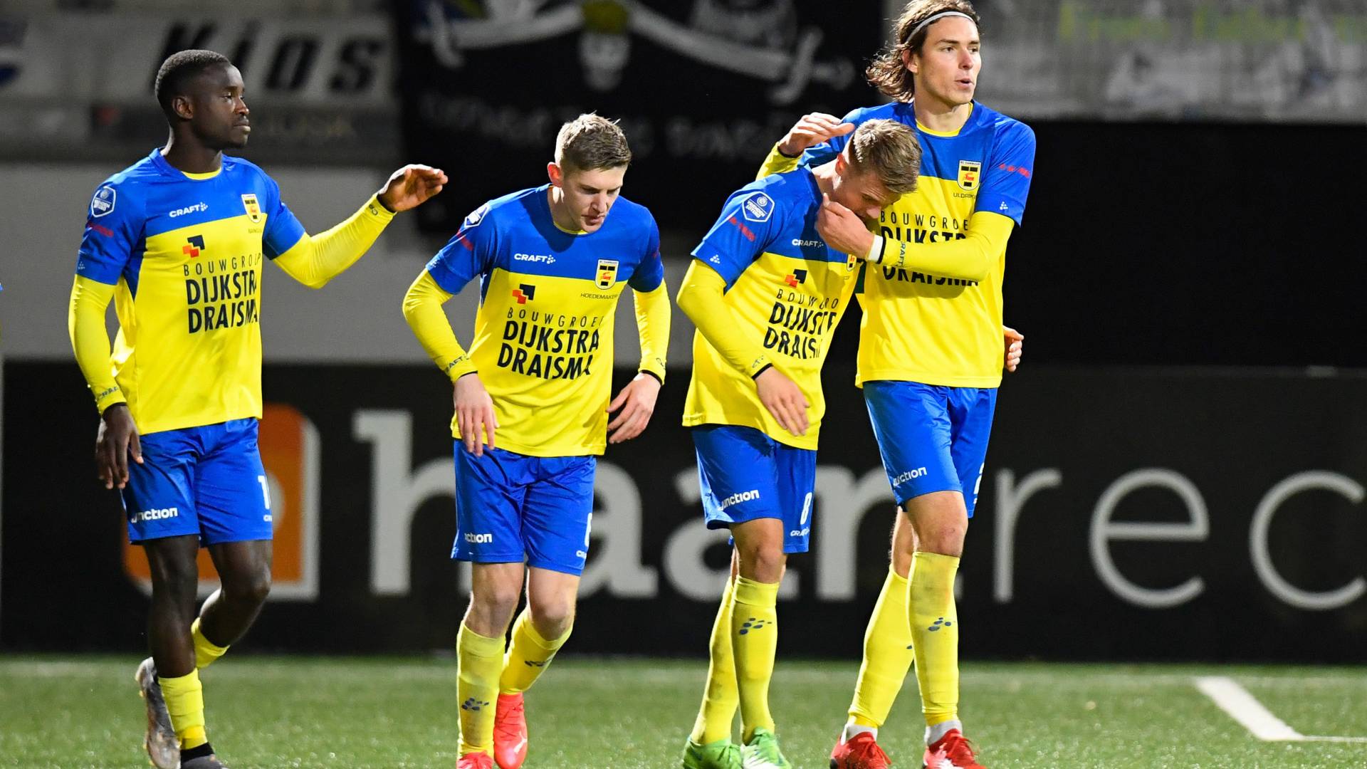 nhan-dinh-soi-keo-cambuur-vs-eindhoven-luc-01h00-ngay-22-10-2024