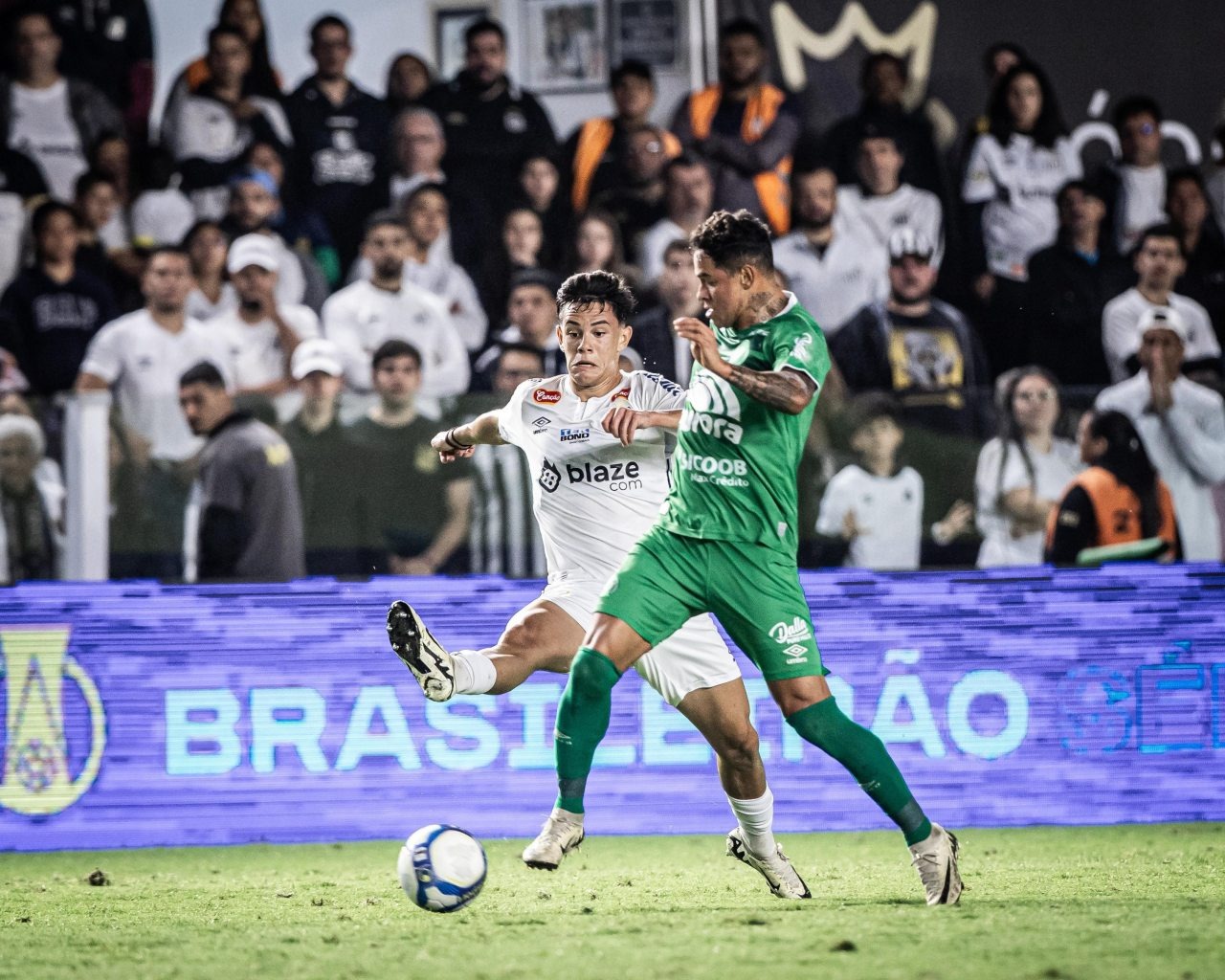 nhan-dinh-soi-keo-chapecoense-vs-santos-luc-06h00-ngay-17-10-2024-1