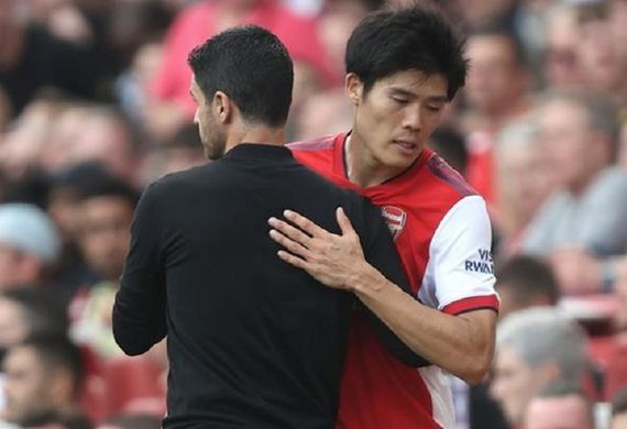 Vừa mới ra sân thi đấu, hậu vệ Arsenal lại làm HLV Mikel Arteta buồn lòng